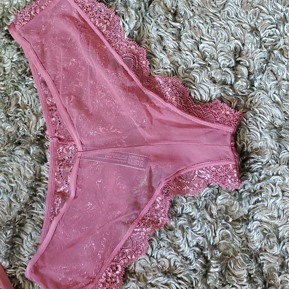 Victoria's Secret bombshell bra and panty set - Picture 5 of 6